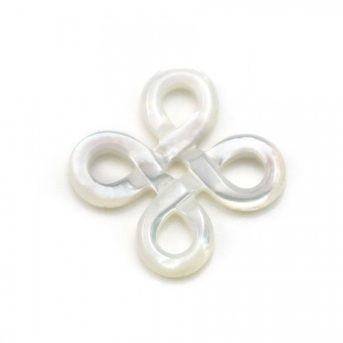 White mother-of-pearl, in the shape of a Chinese knot, 15mm x 1pc