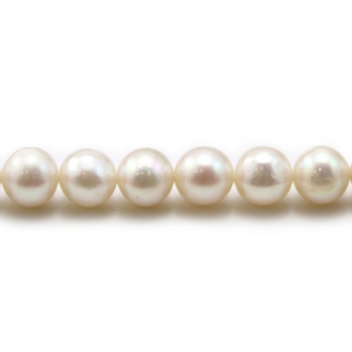 White round freshwater cultured pearl round 8-9mm X 40cm