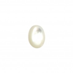Cabochon en nacre blanche , de forme ovale 7x9 mm x 1pc