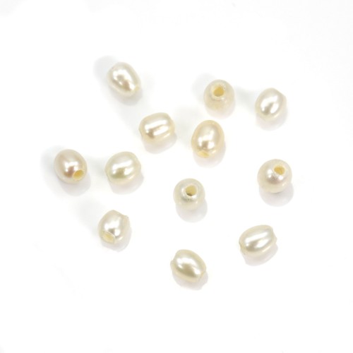 Perle de culture d'eau douce, blanche, olive, 4-4.5mm x 2pcs