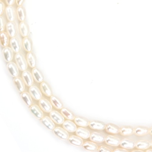 Perla coltivata d'acqua dolce, bianca, oliva, 4-4,5 mm x 36 cm