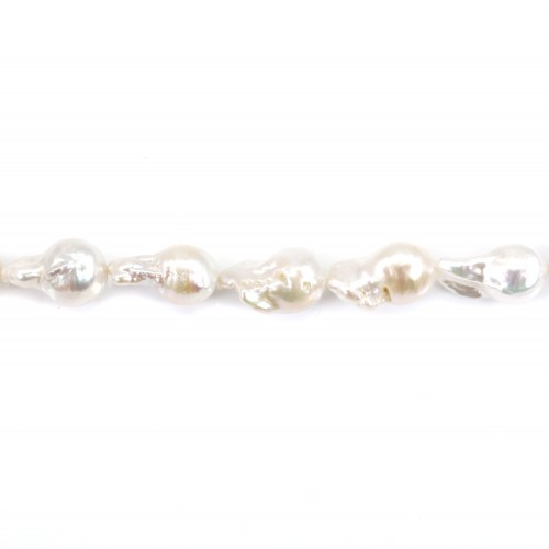 Perla cultivada de agua dulce, blanca, barroca 11mm x 40cm