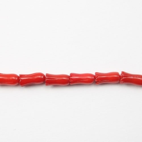 Red colored tulips sea bamboo 4x8mm 