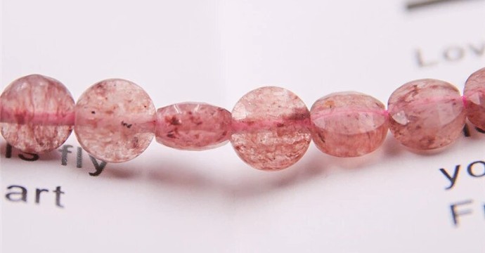 Strawberry quartz: virtues, composition, origin, history and purification of the stone